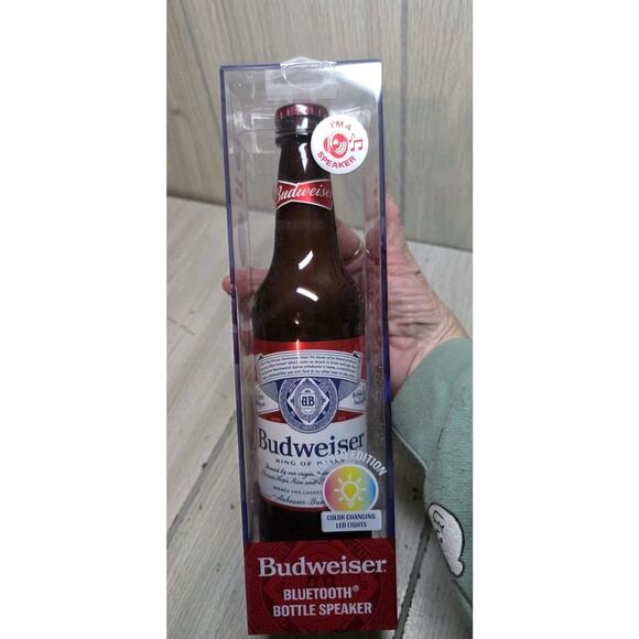 Limited Edition Budweiser BLUETOOTH BOTTLE SPEAKER Color Changing LED Lights New - Picture 3 of 9